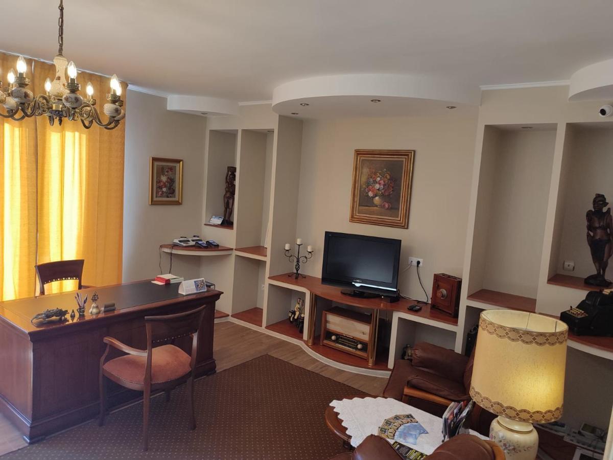 ホテル Casa Alina デヴァ エクステリア 写真