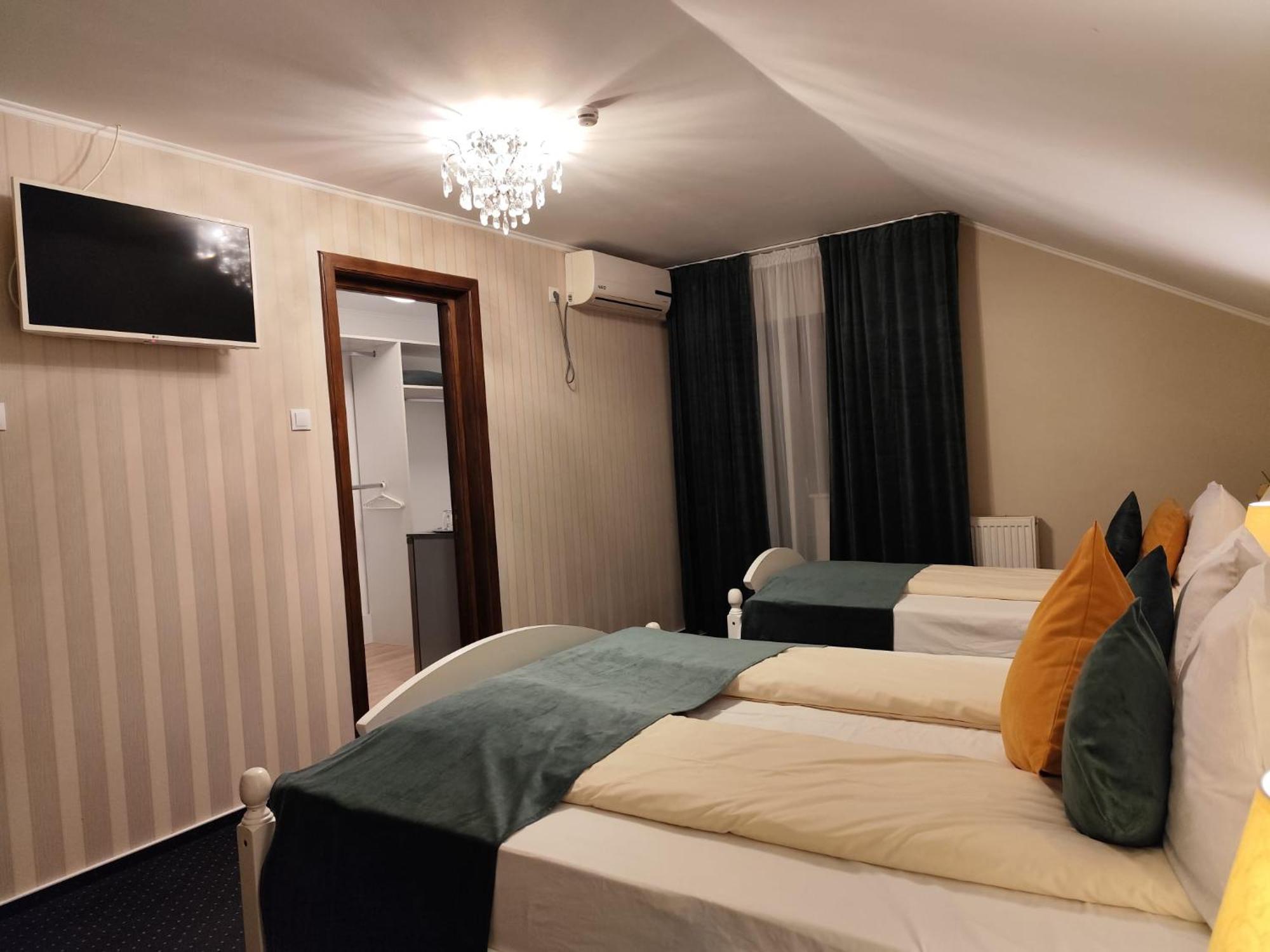 ホテル Casa Alina デヴァ 部屋 写真